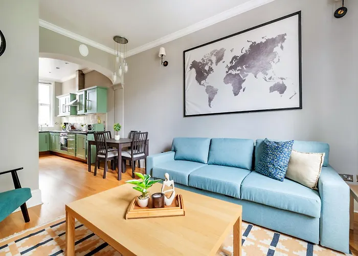 Large 1 Bedroom In Center Of London 2