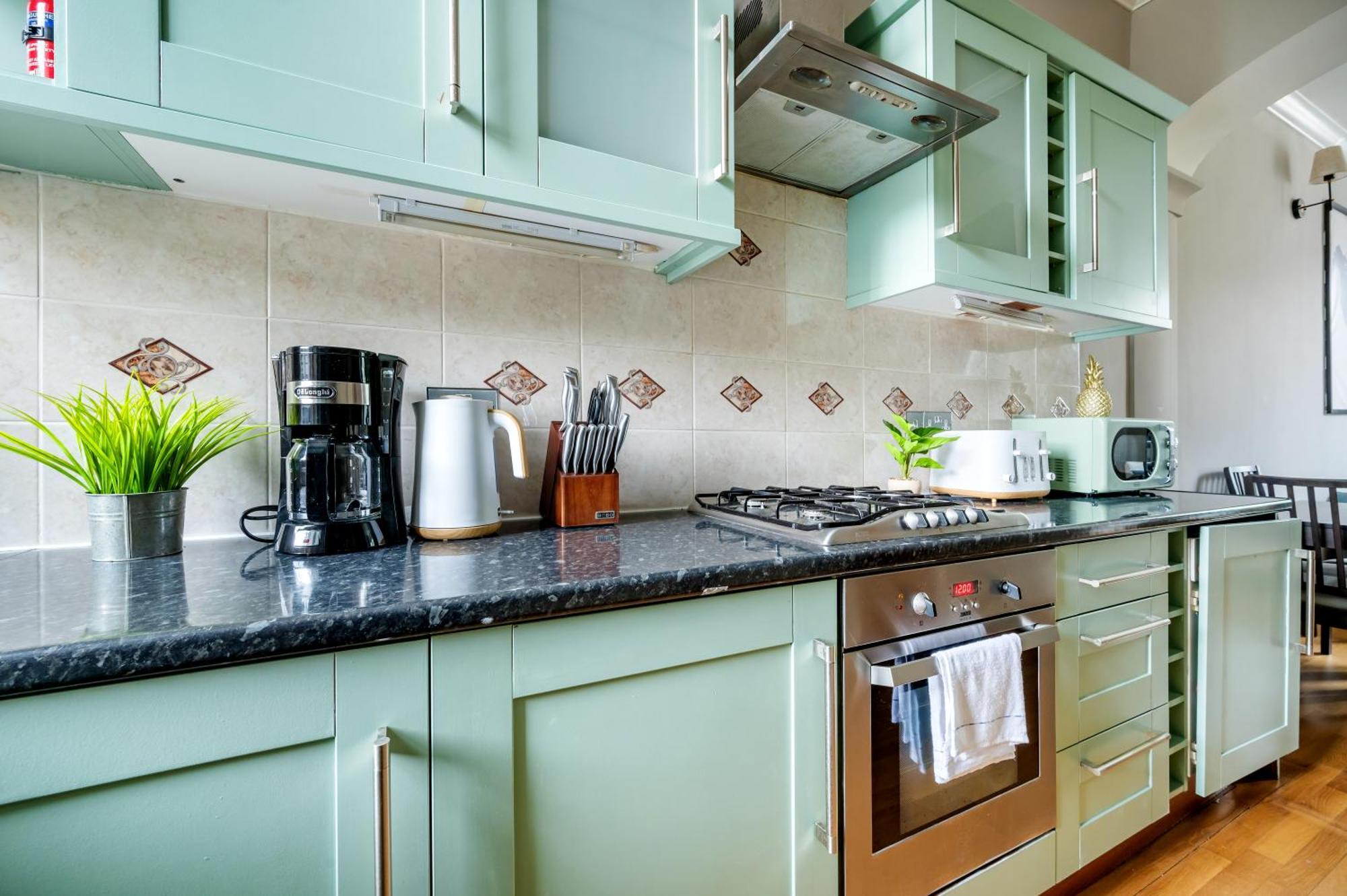 Large 1 Bedroom In Center Of 2 * London