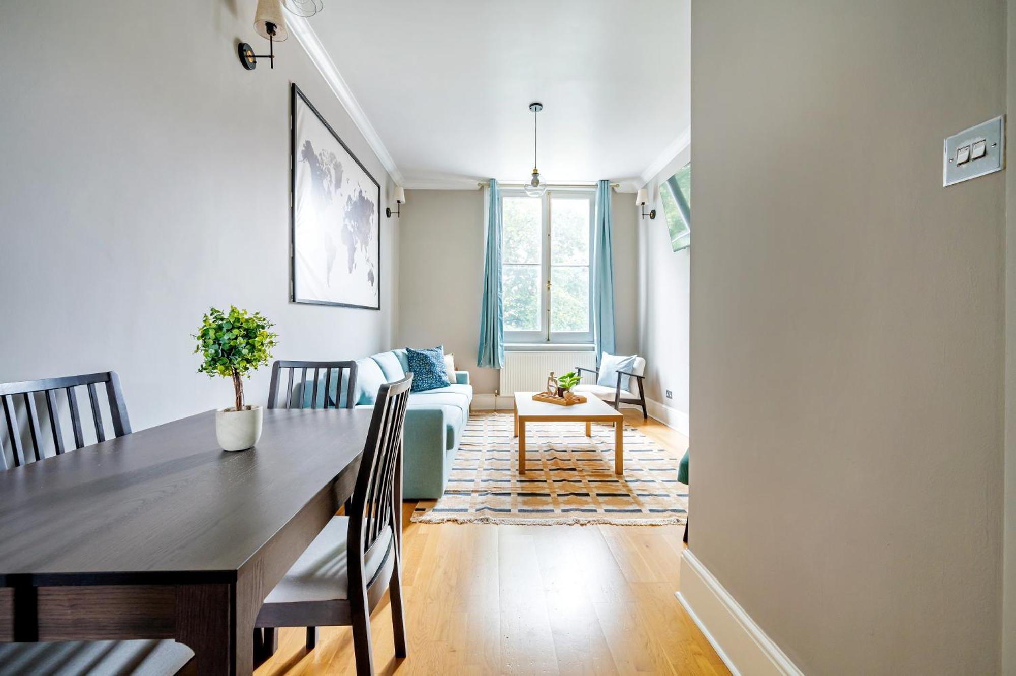 Apartment Large 1 Bedroom In Center Of 2