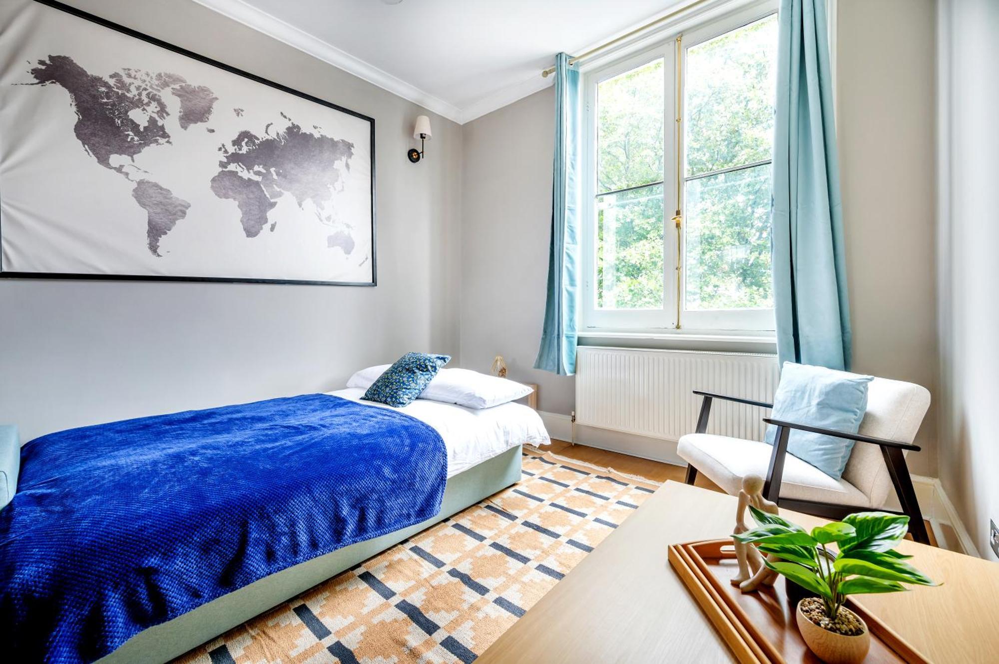 Apartment Large 1 Bedroom In Center Of 2